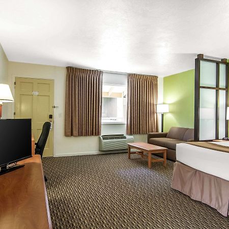 Quality Inn & Suites At Coos Bay North Bend Bagian luar foto