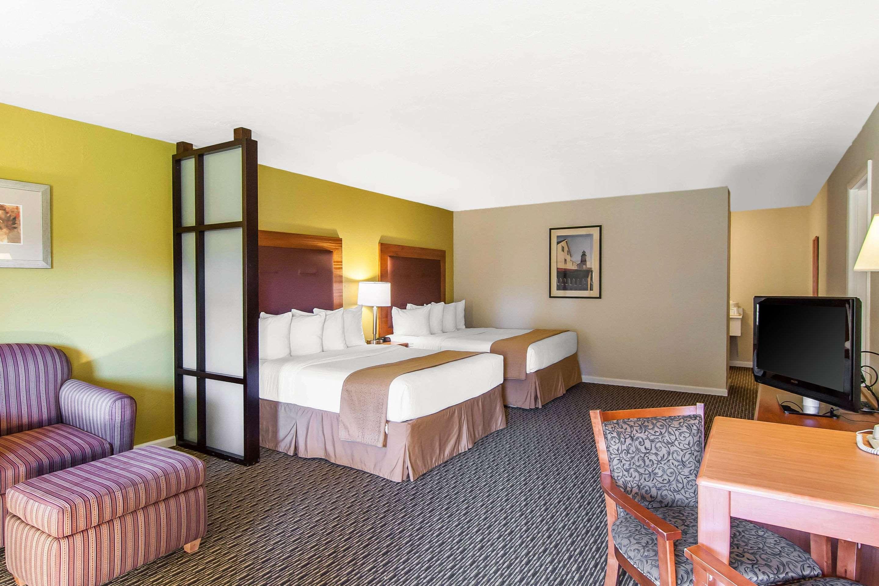 Quality Inn & Suites At Coos Bay North Bend Bagian luar foto