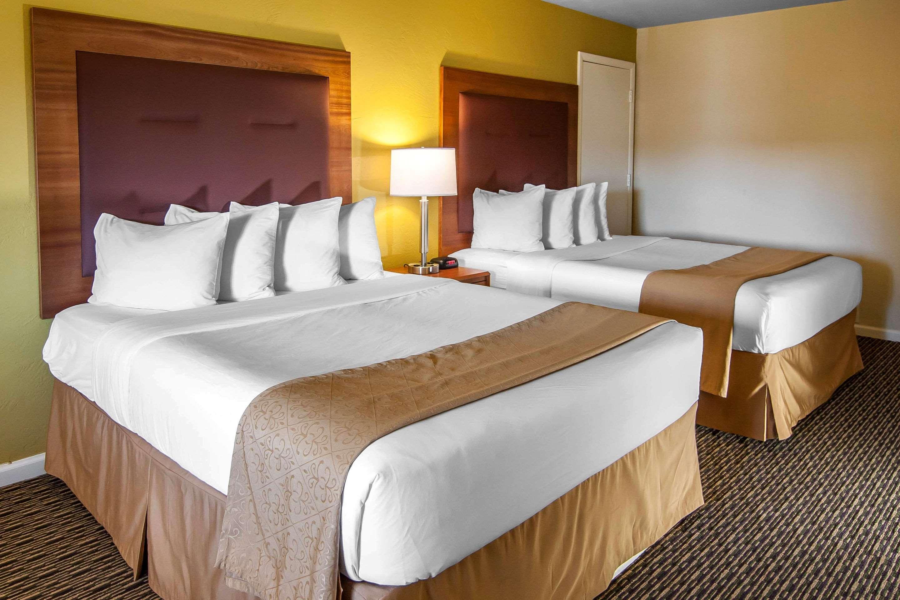 Quality Inn & Suites At Coos Bay North Bend Bagian luar foto