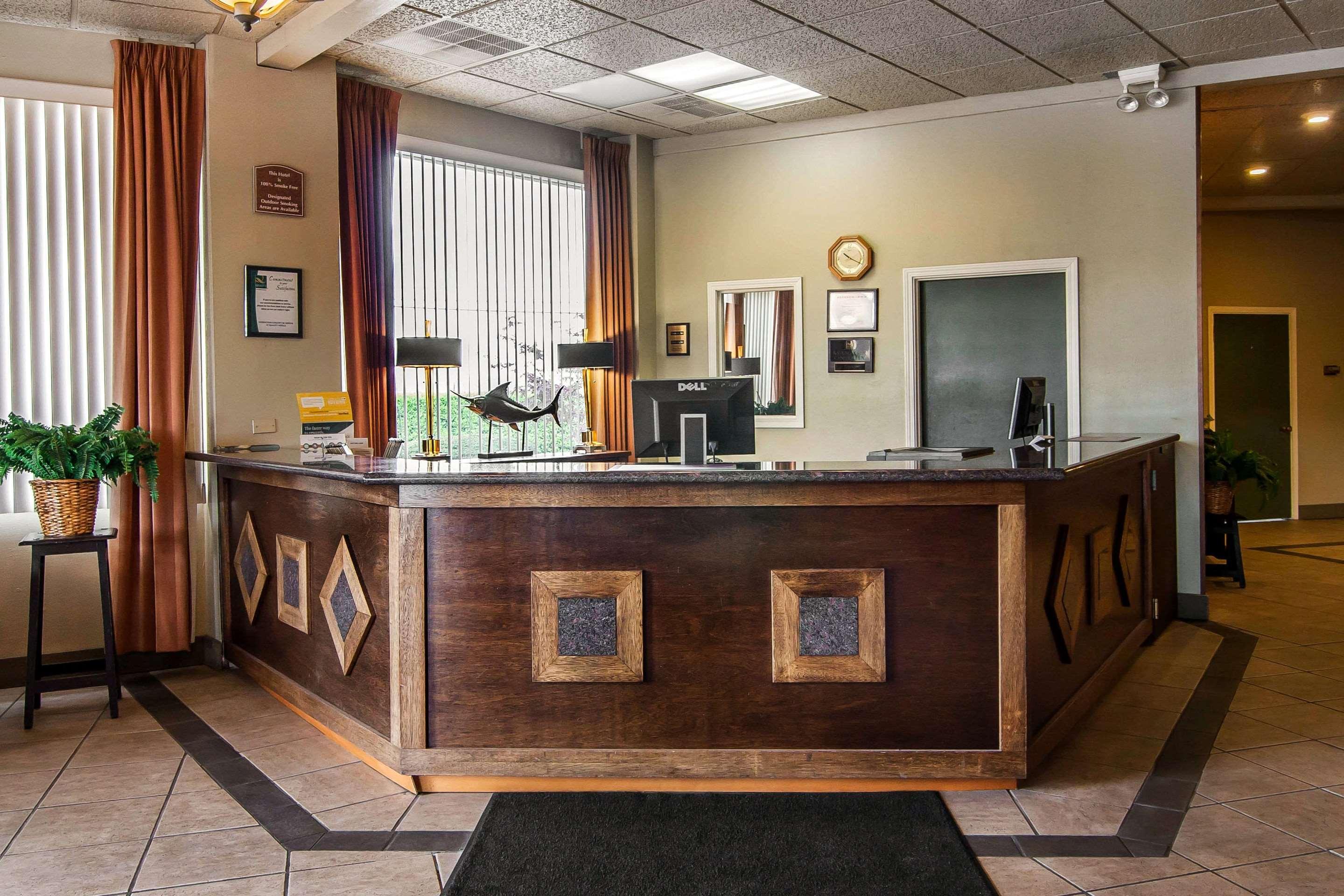 Quality Inn & Suites At Coos Bay North Bend Bagian luar foto