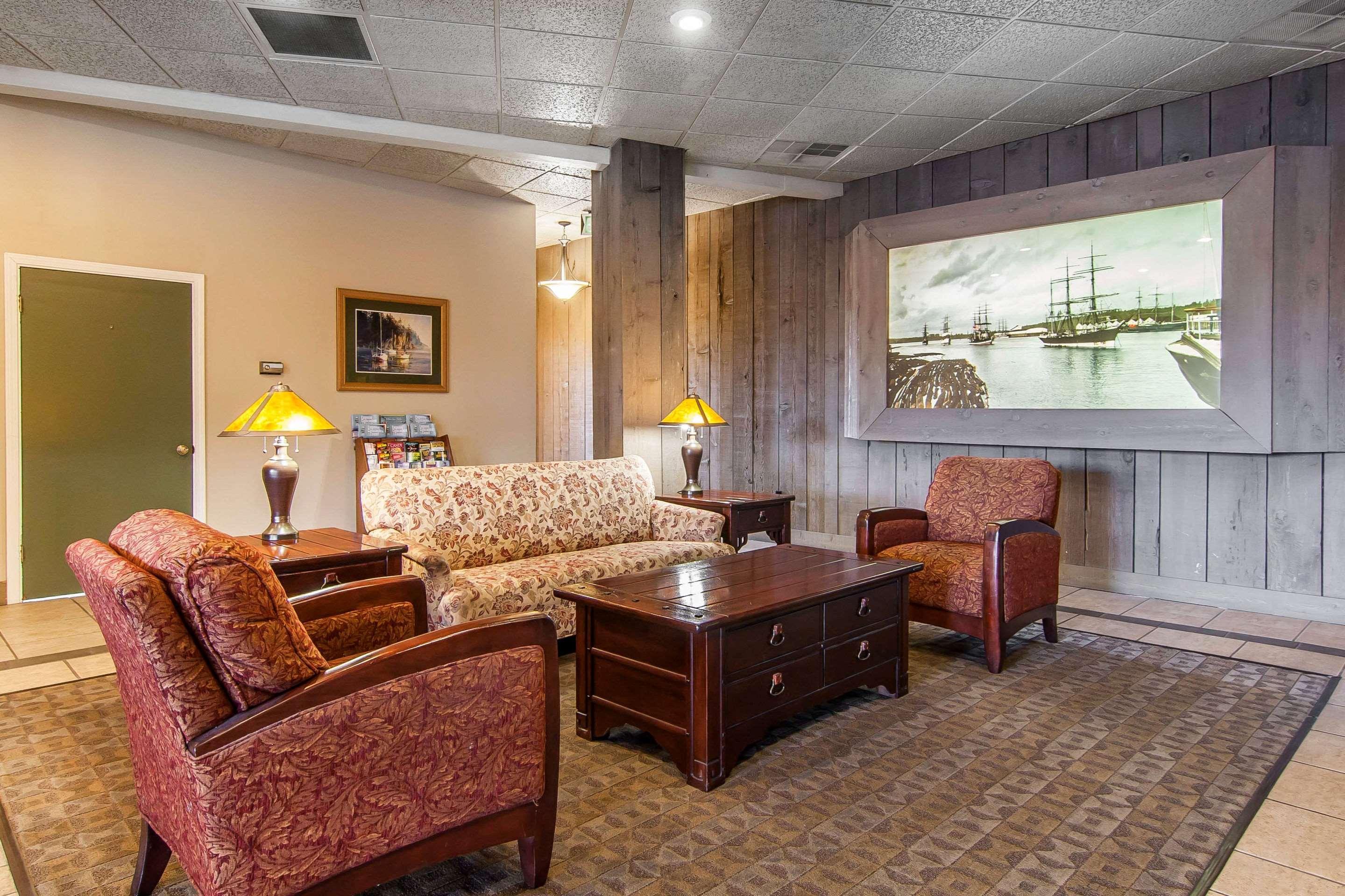 Quality Inn & Suites At Coos Bay North Bend Bagian luar foto