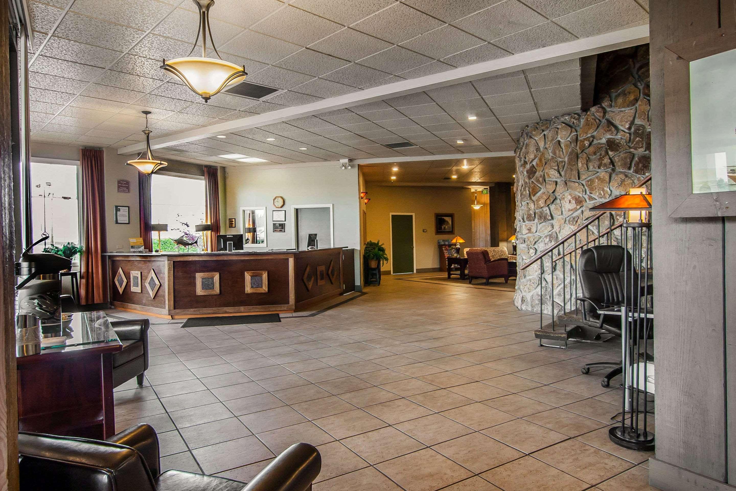 Quality Inn & Suites At Coos Bay North Bend Bagian luar foto