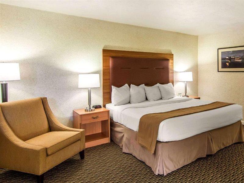 Quality Inn & Suites At Coos Bay North Bend Bagian luar foto
