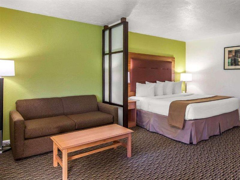 Quality Inn & Suites At Coos Bay North Bend Bagian luar foto