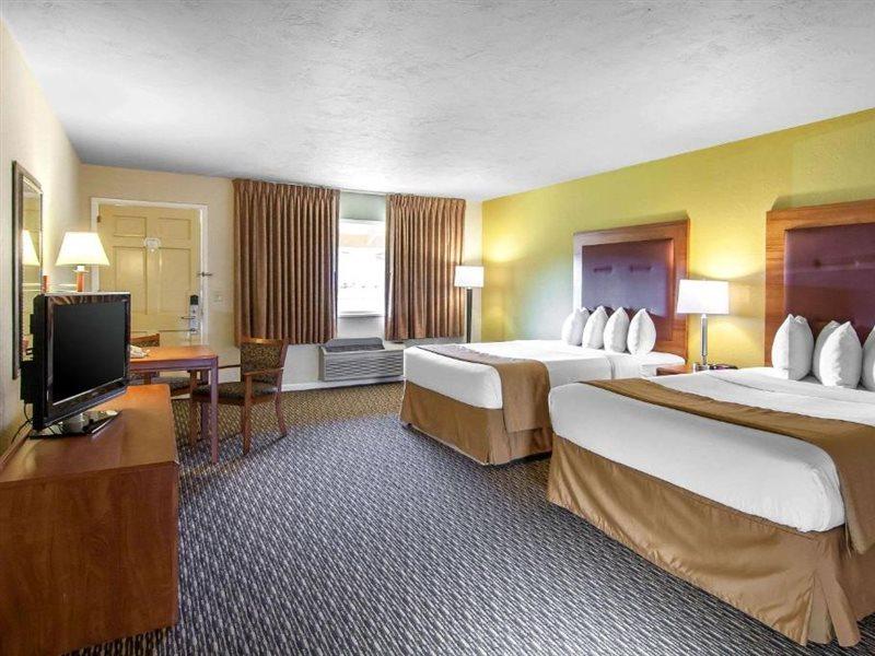 Quality Inn & Suites At Coos Bay North Bend Bagian luar foto