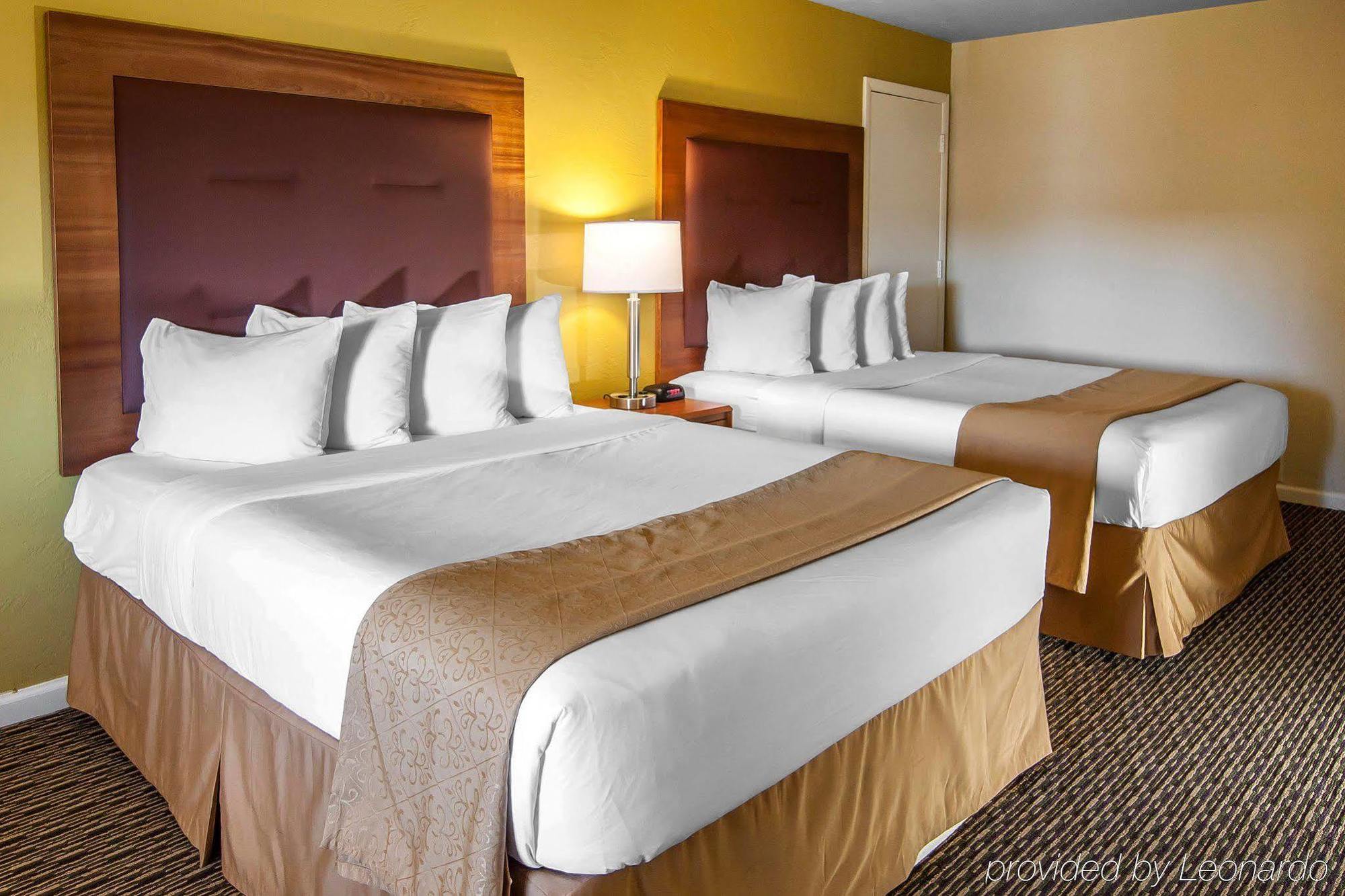 Quality Inn & Suites At Coos Bay North Bend Bagian luar foto