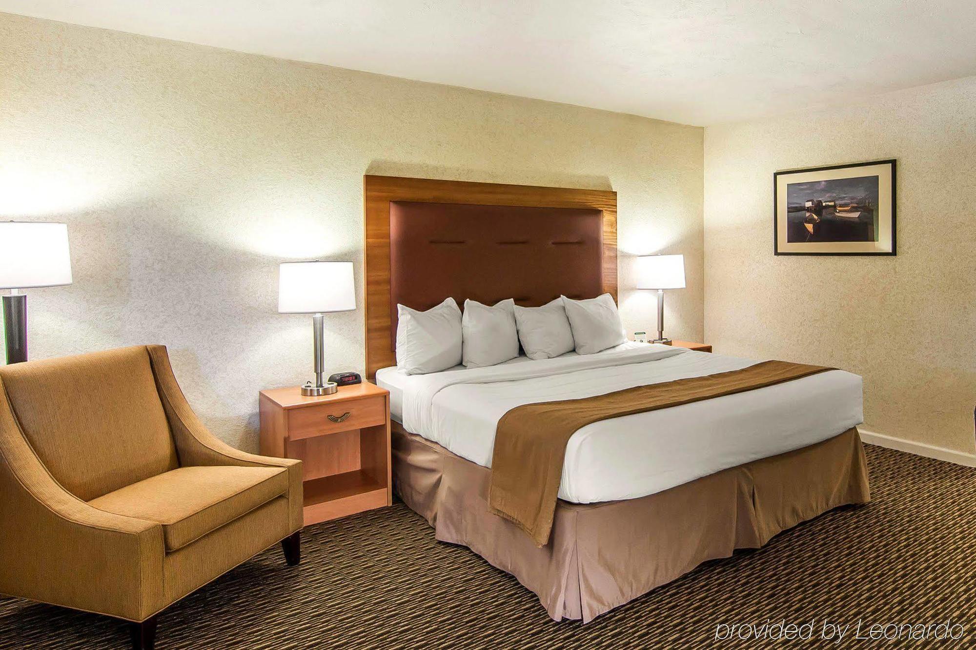 Quality Inn & Suites At Coos Bay North Bend Bagian luar foto