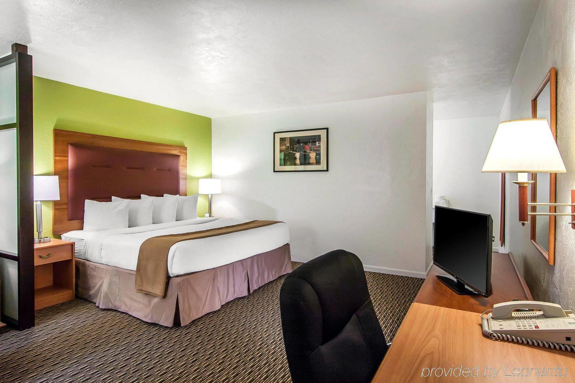 Quality Inn & Suites At Coos Bay North Bend Bagian luar foto
